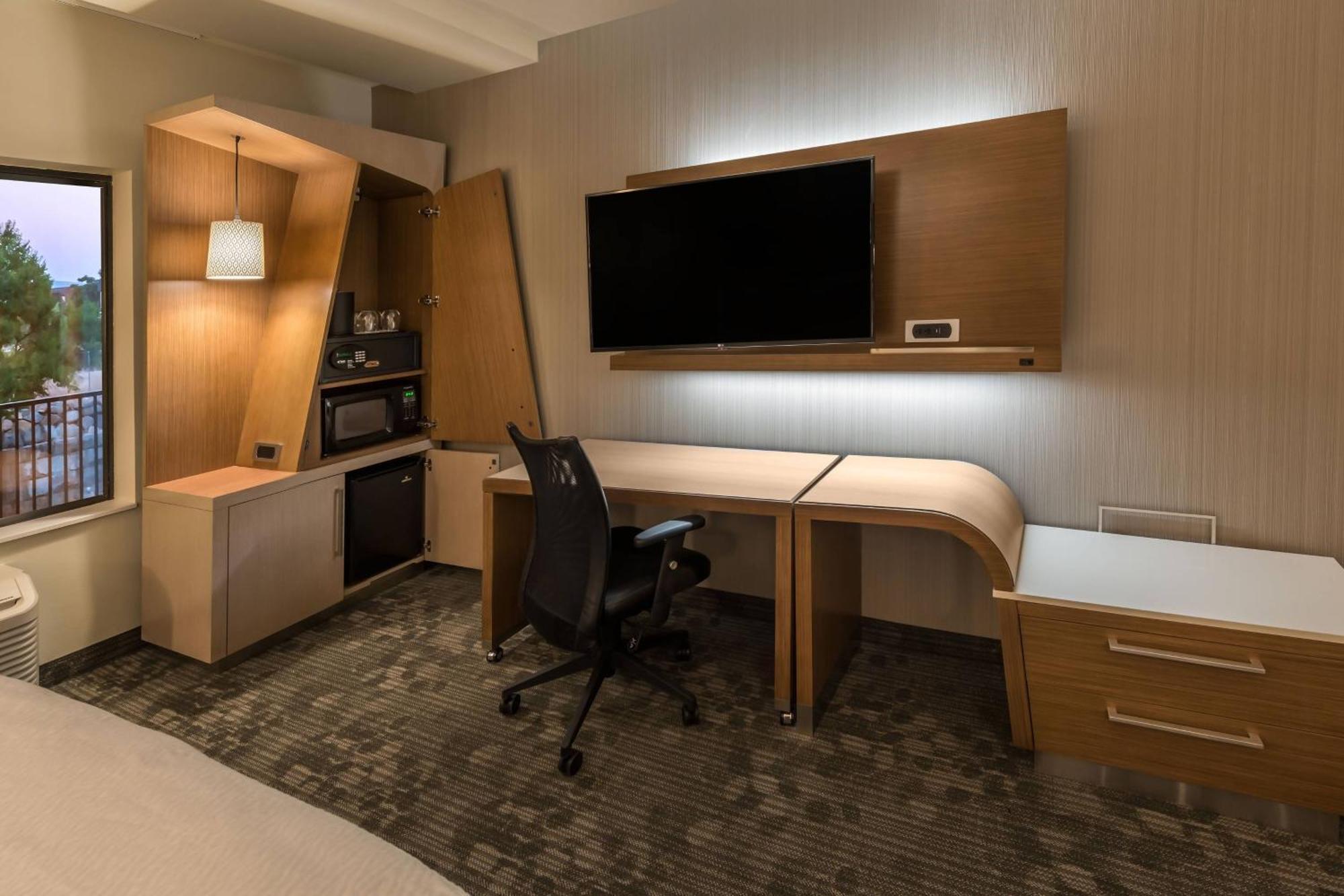 Courtyard By Marriott Reno Downtown/Riverfront Екстериор снимка
