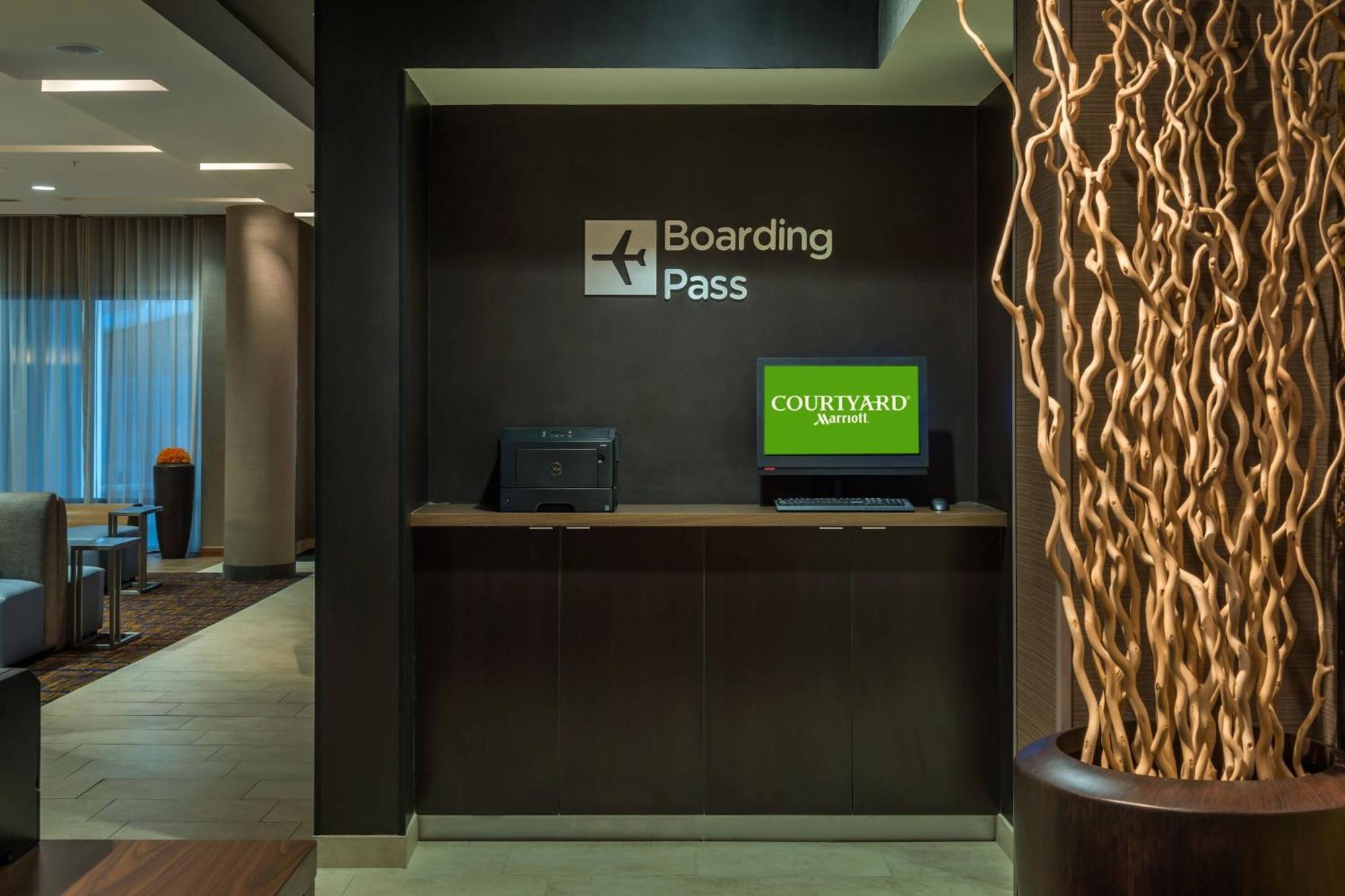 Courtyard By Marriott Reno Downtown/Riverfront Екстериор снимка