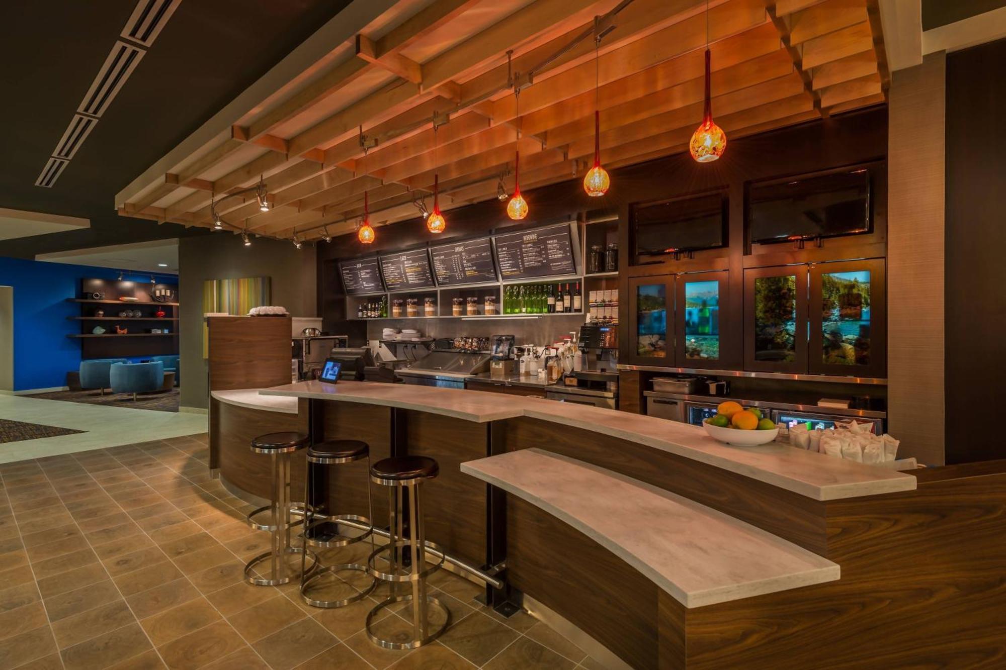 Courtyard By Marriott Reno Downtown/Riverfront Екстериор снимка
