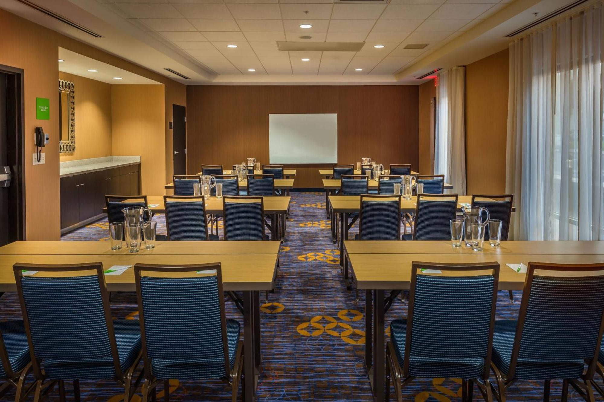 Courtyard By Marriott Reno Downtown/Riverfront Екстериор снимка