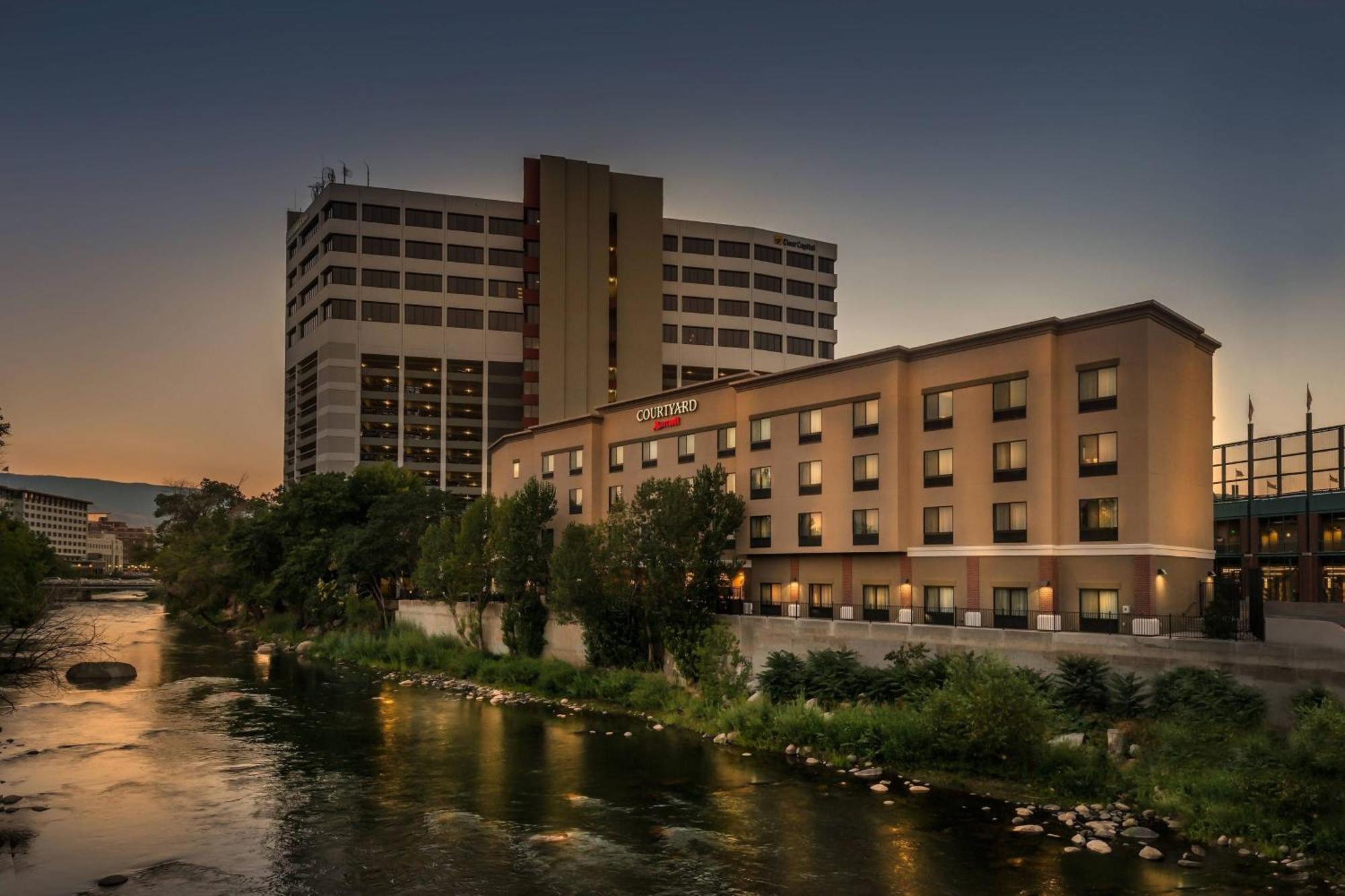 Courtyard By Marriott Reno Downtown/Riverfront Екстериор снимка