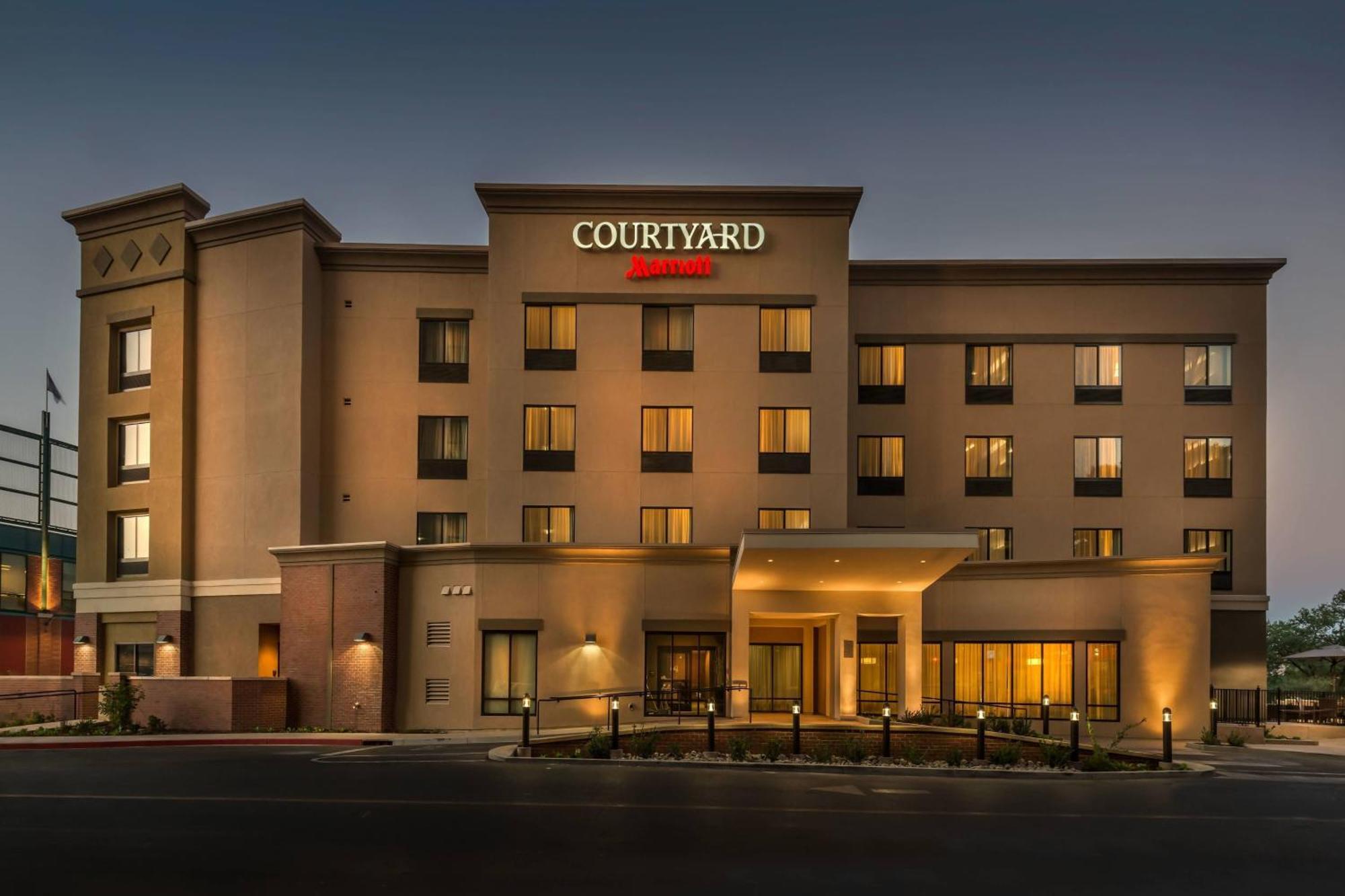 Courtyard By Marriott Reno Downtown/Riverfront Екстериор снимка